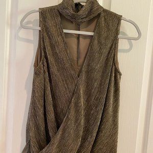 Bailey/44 gold shimmer top!